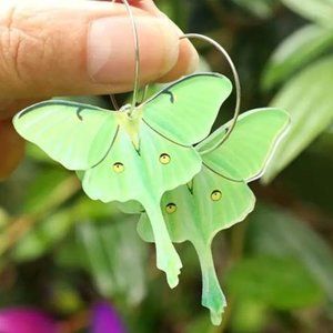 NATURES FRESH GREEN **LUNA MOTH** ACRYLIC LONG DANGLY EARRINGS 54